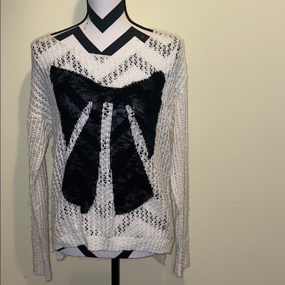 Women’s Windsor Long Sleeve Sweater - Picture 1 of 4